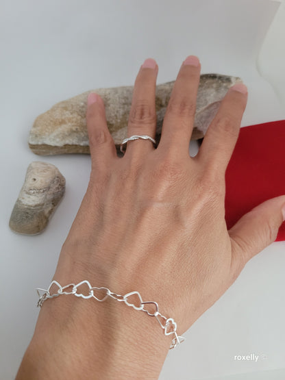 ♥️Sterling Silver Delicate Italian Heart-Shaped Link Bracelet, Beautiful