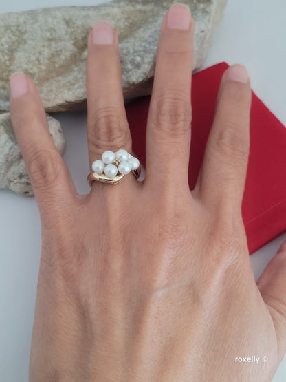 ❤️10k Size 6 Beautiful Solid Yellow Gold Fresh-Water Pearl and Diamond Ring!