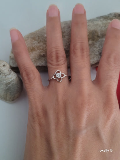 ❤️925 Size 7 Precious Sterling Silver Cubic Zirconia Ring!