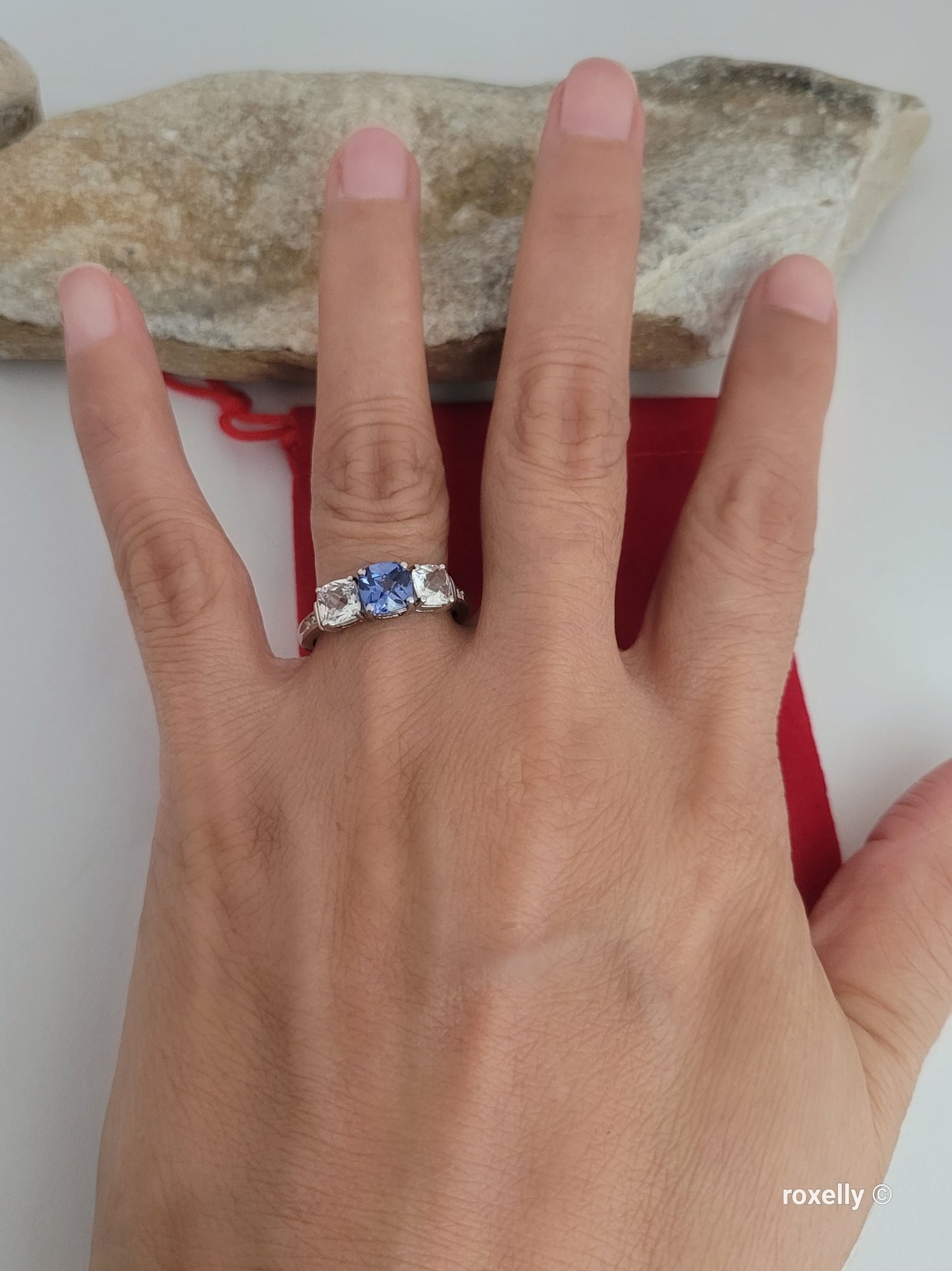 ❤️10k Size 8 Fancy Solid White Gold Sapphire and White Topaz Ring!