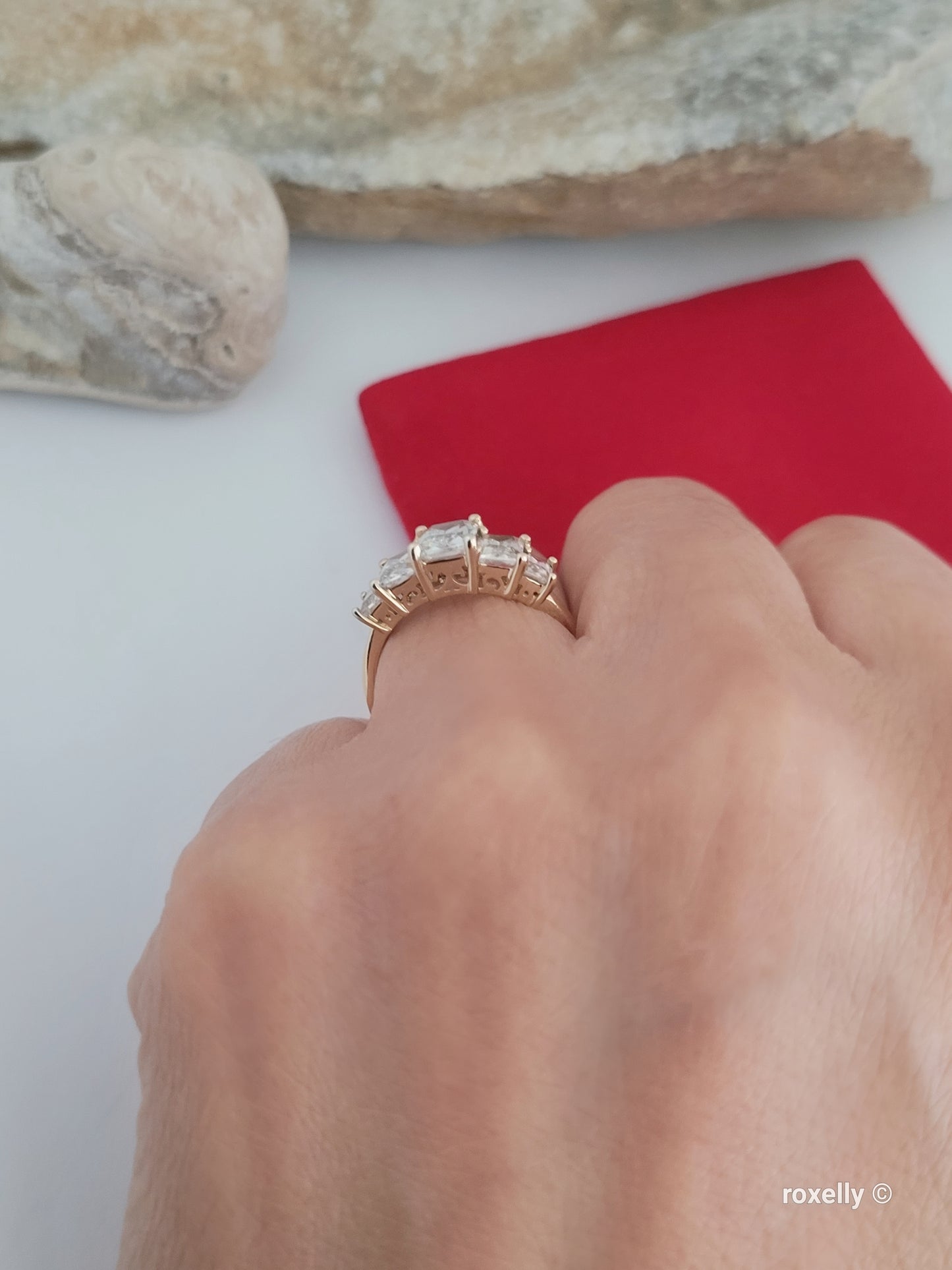 ❤️14k Size 7 Amazing Solid Yellow Gold Cubic Zirconia Ring!