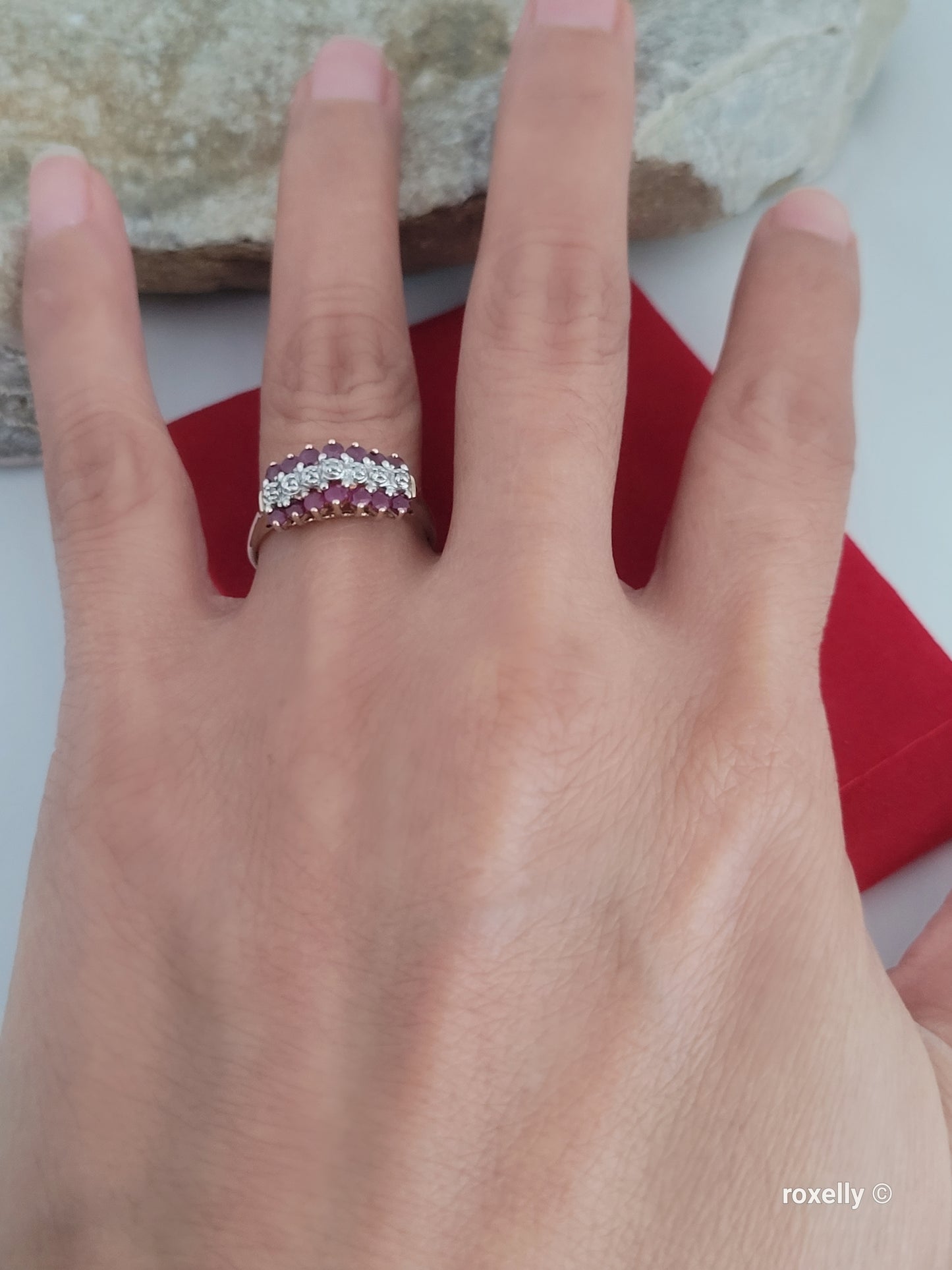 ❤️10k Size 7.5 Beautiful Solid Yellow Gold Ruby and Genuine Diamond Ring!