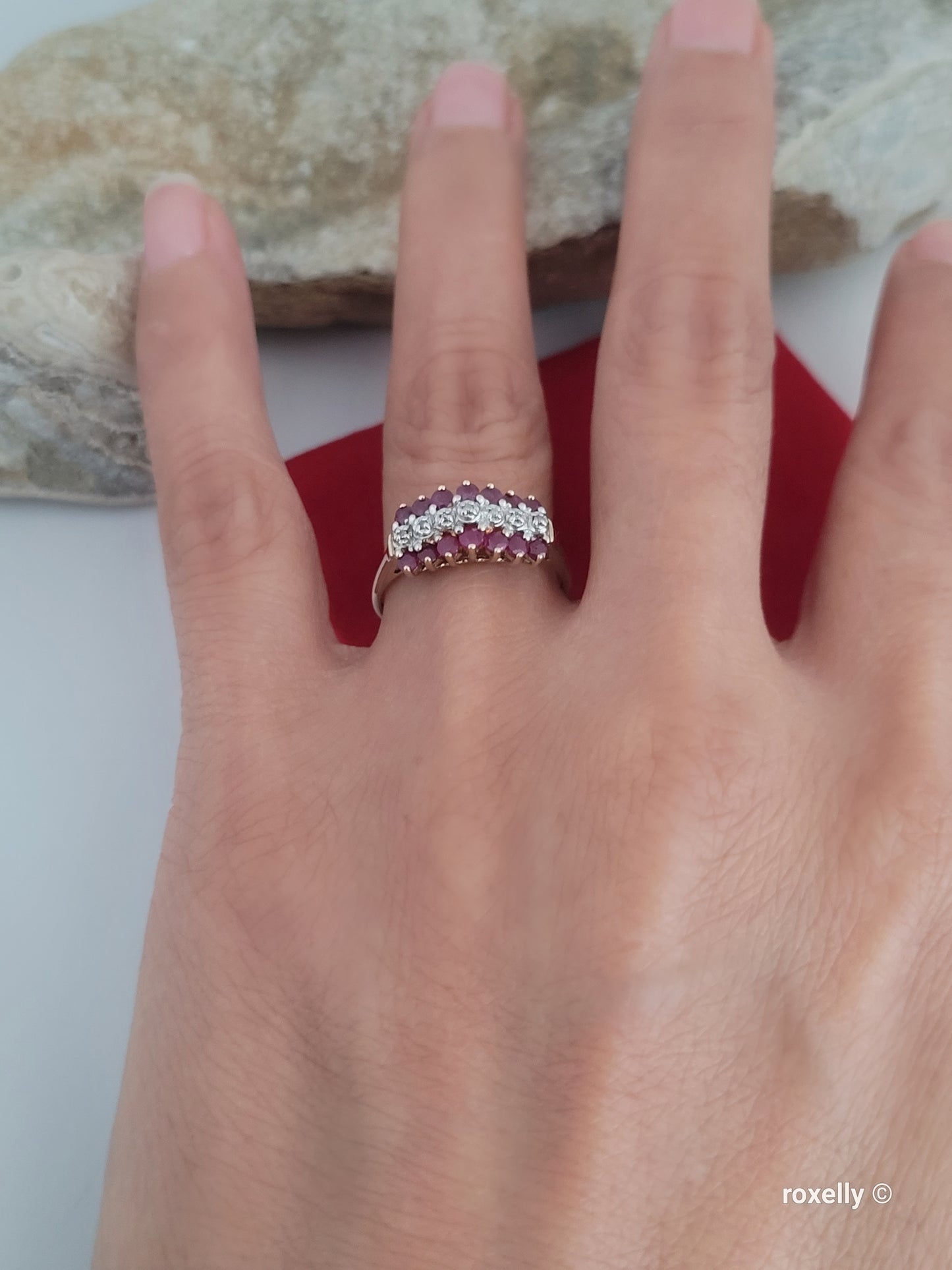 ❤️10k Size 7.5 Beautiful Solid Yellow Gold Ruby and Genuine Diamond Ring!