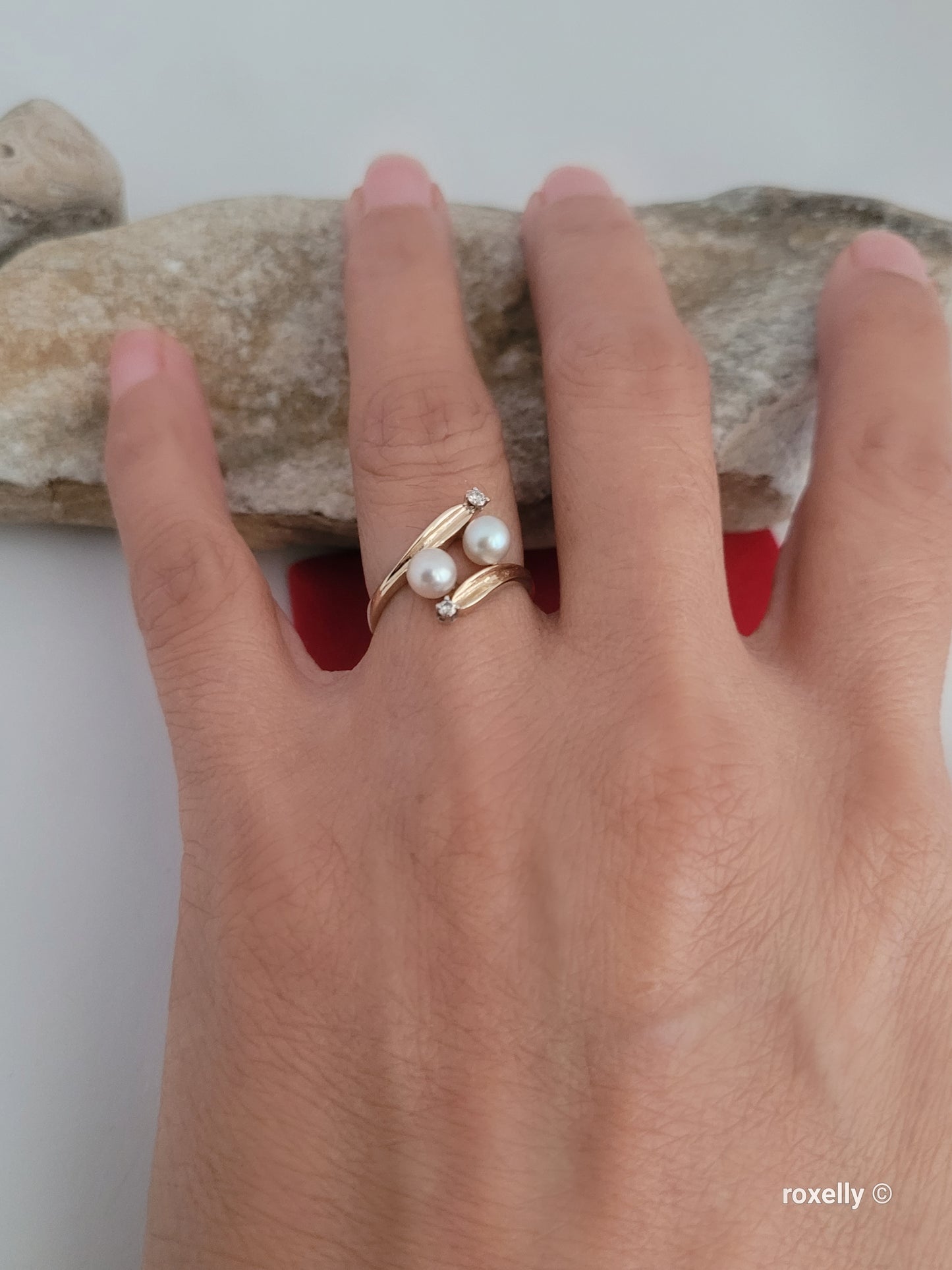 ❤️14k Size 5 Beautiful Solid Yellow Gold Fresh-Water Pearl and Diamonds Ring!