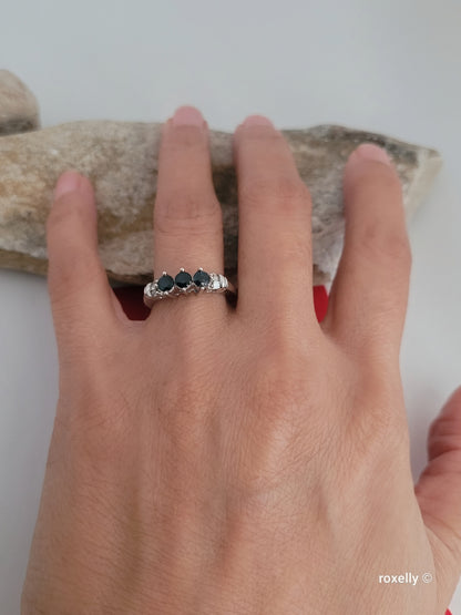 ❤️10k Size 7 Amazing Solid White Gold Dark Sapphire and Genuine Diamonds Ring!