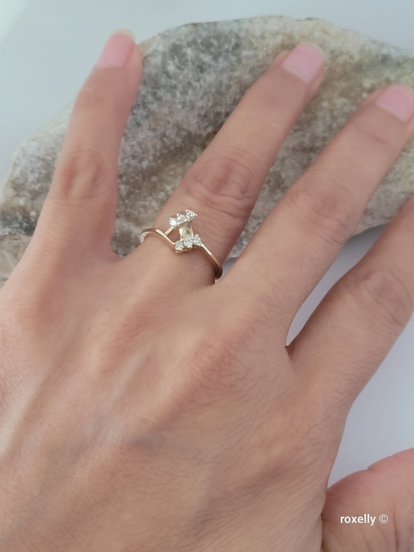 ❤️14k Size 6 Beautiful Solid Yellow Gold Genuine Diamond Ring!