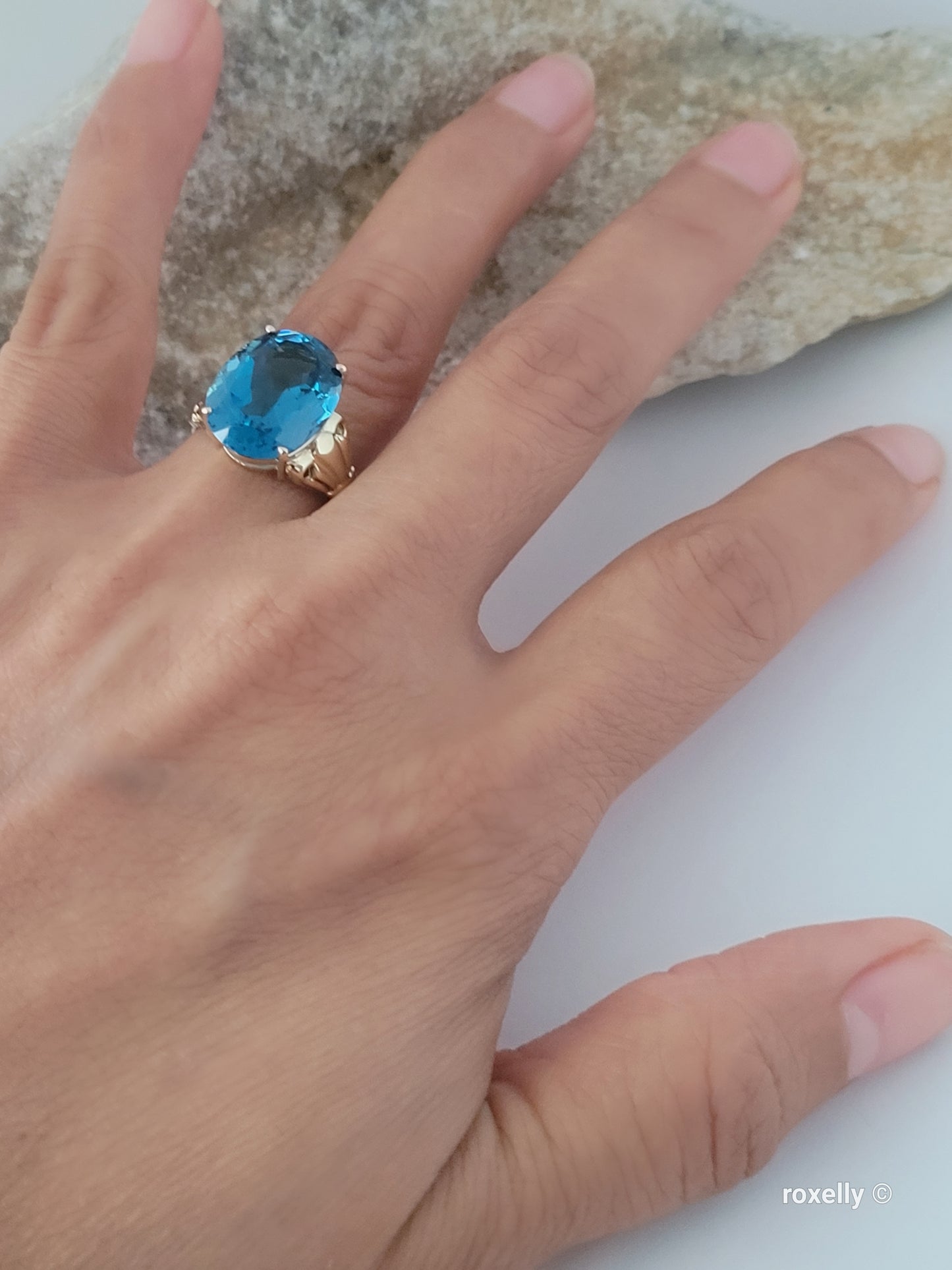 ❤️10k Size 7 Gorgeous Solid Yellow Gold Blue Topaz Ring!