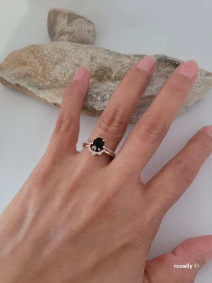 ❤️18k Size 7 Beautiful Two Solid Rose Gold Onyx and Diamond Rings!