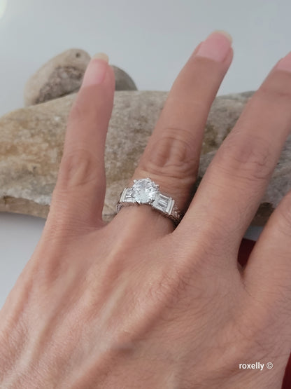 ❤️925 Size 6 Precious Sterling Silver Cubic Zirconia Ring!