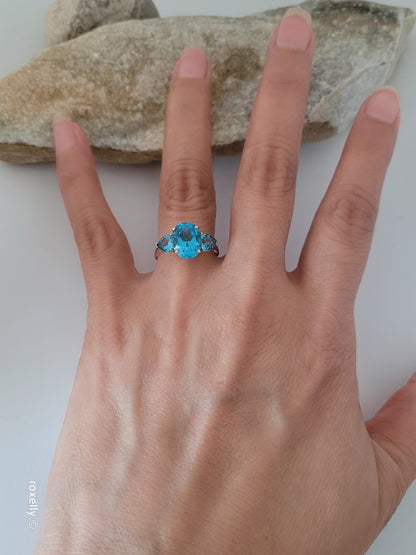 14k Yellow Gold Blue Topaz Ring Size 8 Solid Gold!