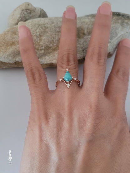 14k Rose Gold Turquoise and Diamonds Ring Size 7.5 Solid Gold!