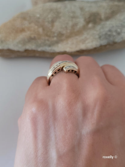 10k Yellow Gold Diamonds Ring Size 7.5 Solid Gold