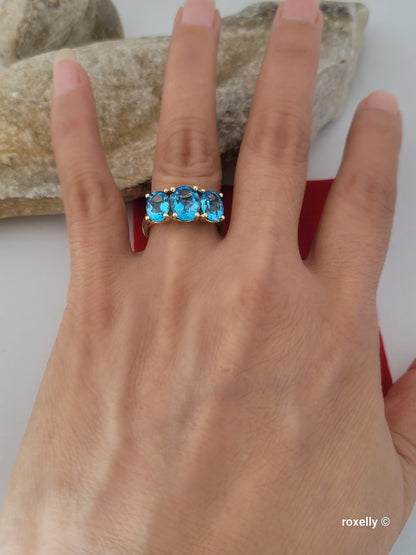 10K Yellow Gold Blue Topaz Ring Size 7 Solid Gold