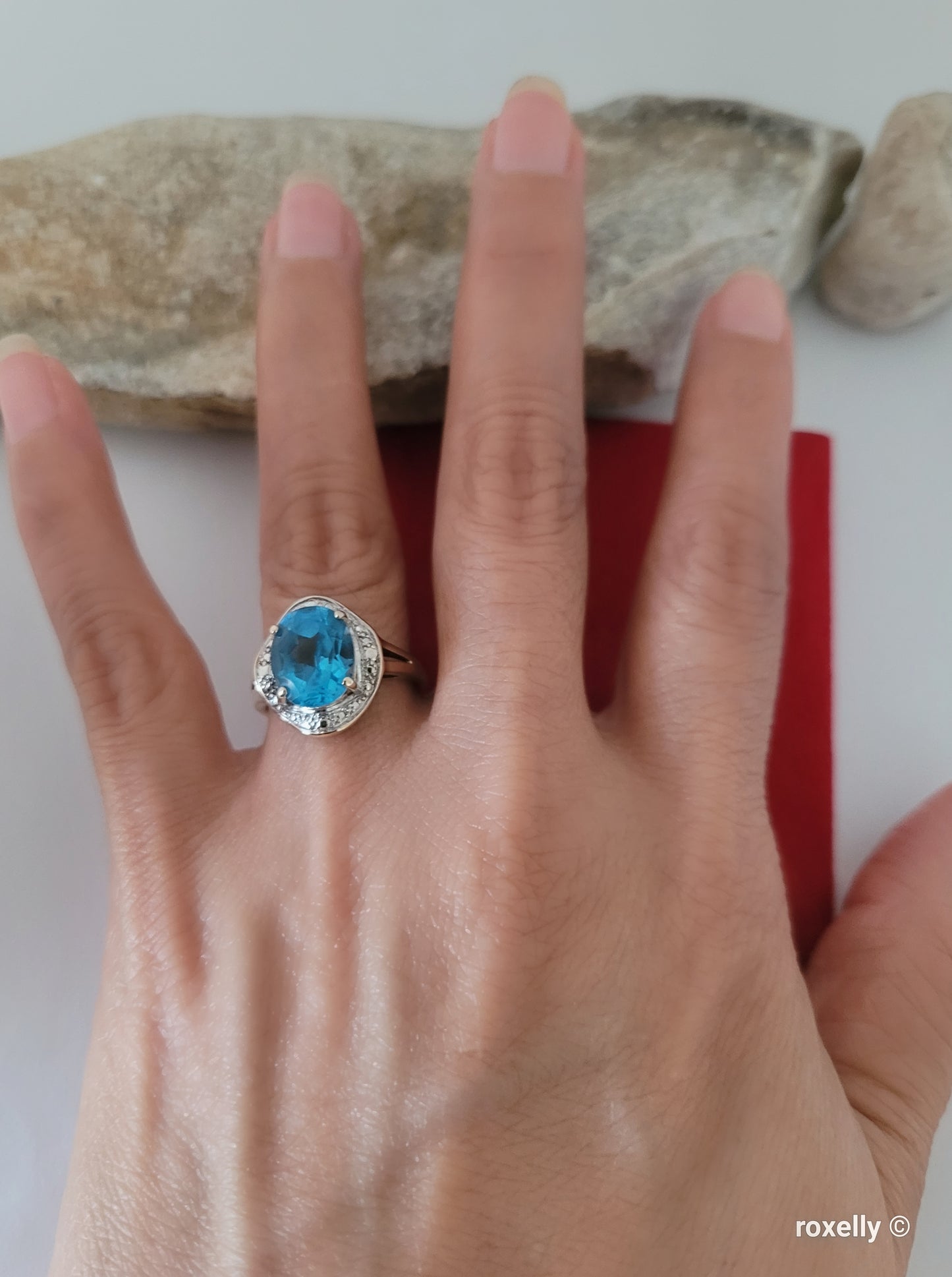❤️10K Yellow and White Gold Blue Topaz Ring Size 7 Solid Gold