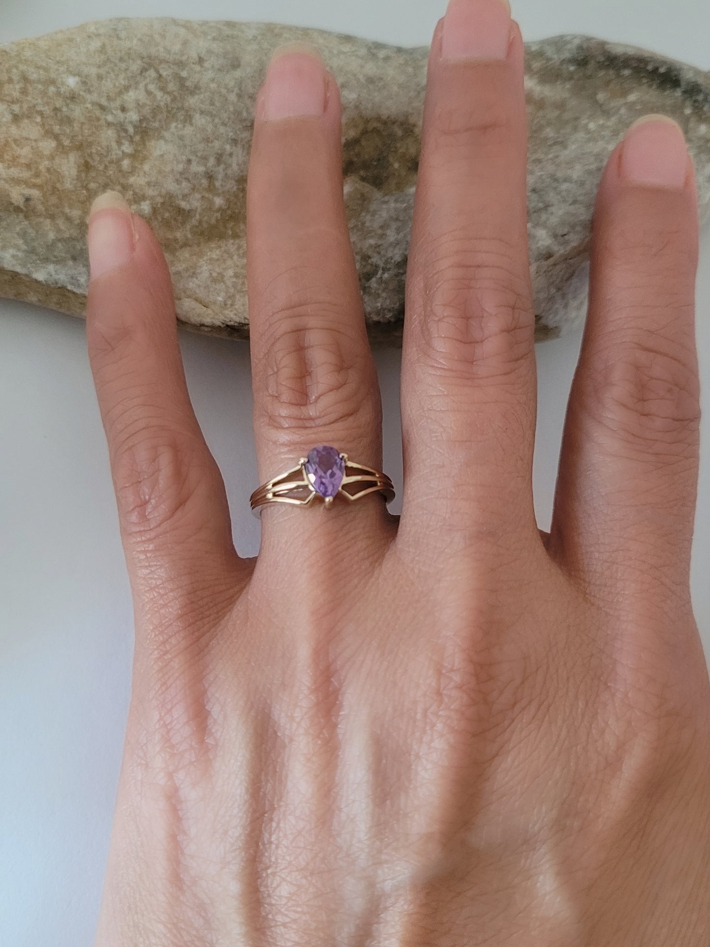 10K Yellow Gold Purple Sapphire Gemstone Ring Size 6.75, Solid gold