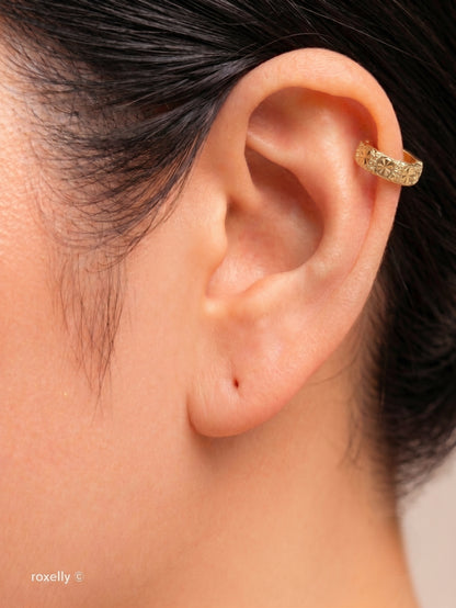 18K Yellow Gold Diamond-Cut Small Single Italian Hoop Earring, Solid Gold!