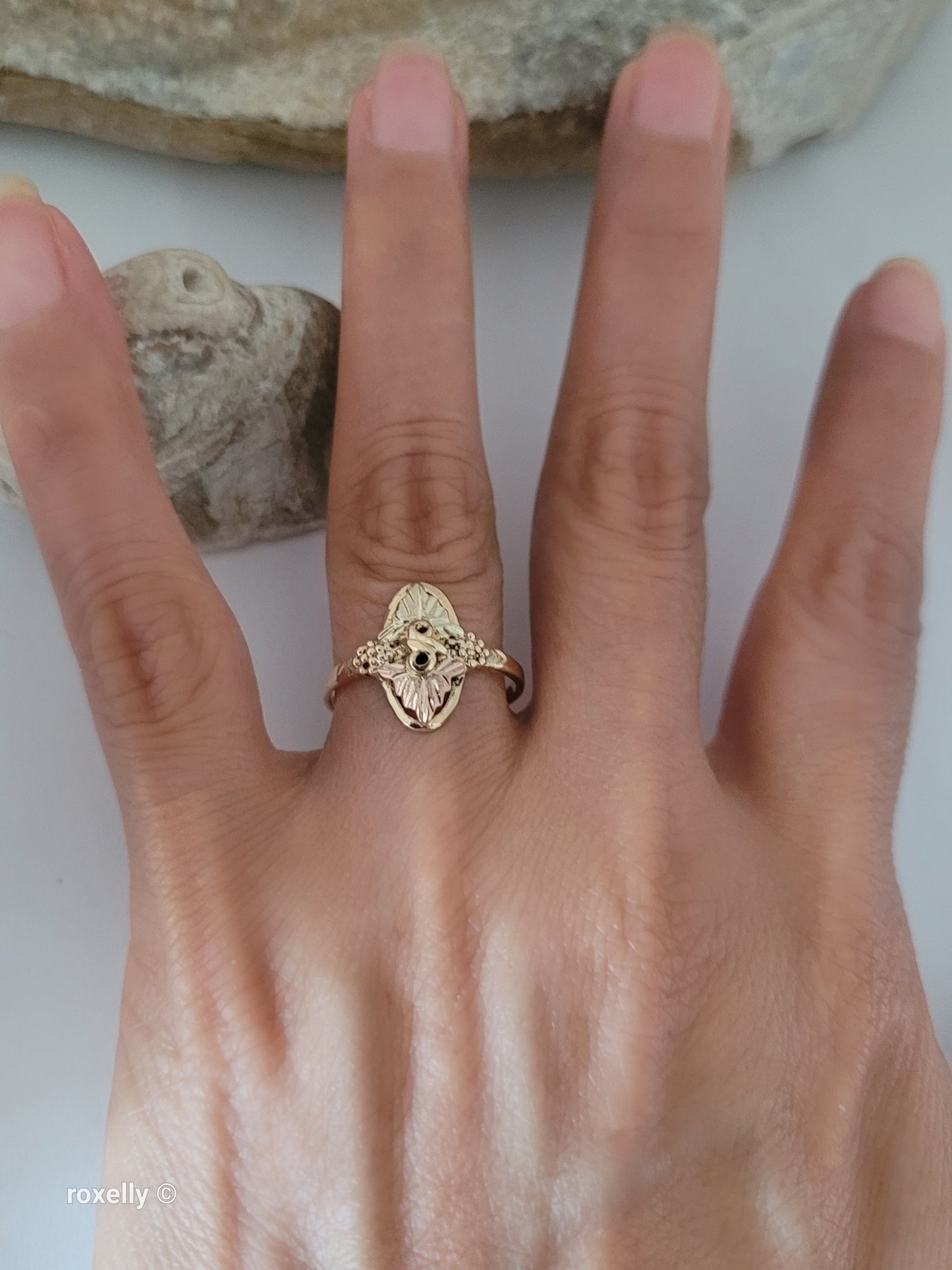 Vintage 10K Yellow & Rose Gold Black Hills Leaves Ring Size 7.5, Solid Gold!