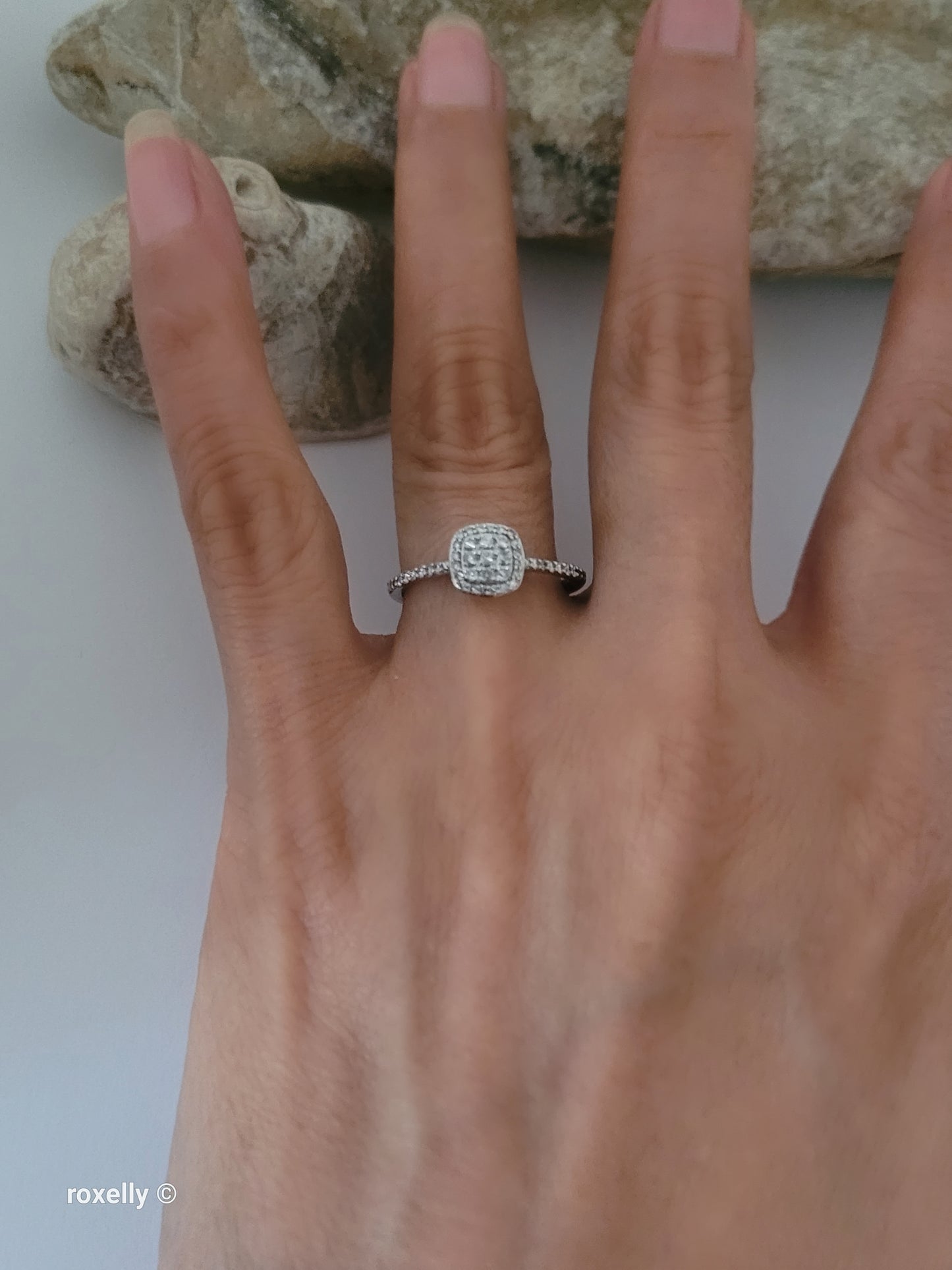 10K White Gold Genuine Diamond Halo Ring 1/4 CTW Size 7, Solid Gold!