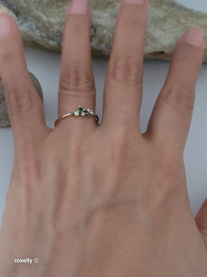 14K Yellow Gold Emeralds & Genuine Diamonds Dainty Lightweight Ring Size 8.5