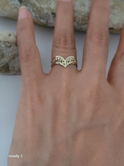 10K Yellow Gold Filigree Tiara Design Ring Size 5.75 - Solid Gold!