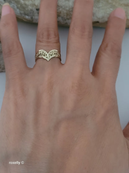 10K Yellow Gold Filigree Tiara Design Ring Size 5.75 - Solid Gold!