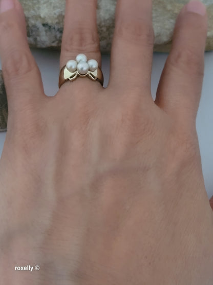 10K Yellow Gold Freshwater Pearls Ring Size 5.5 - Solid Gold!