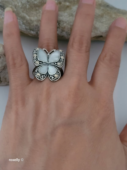 925 Sterling Silver and 18K Yellow Gold Butterfly-Shaped Mother of Pearls Ring Size 9