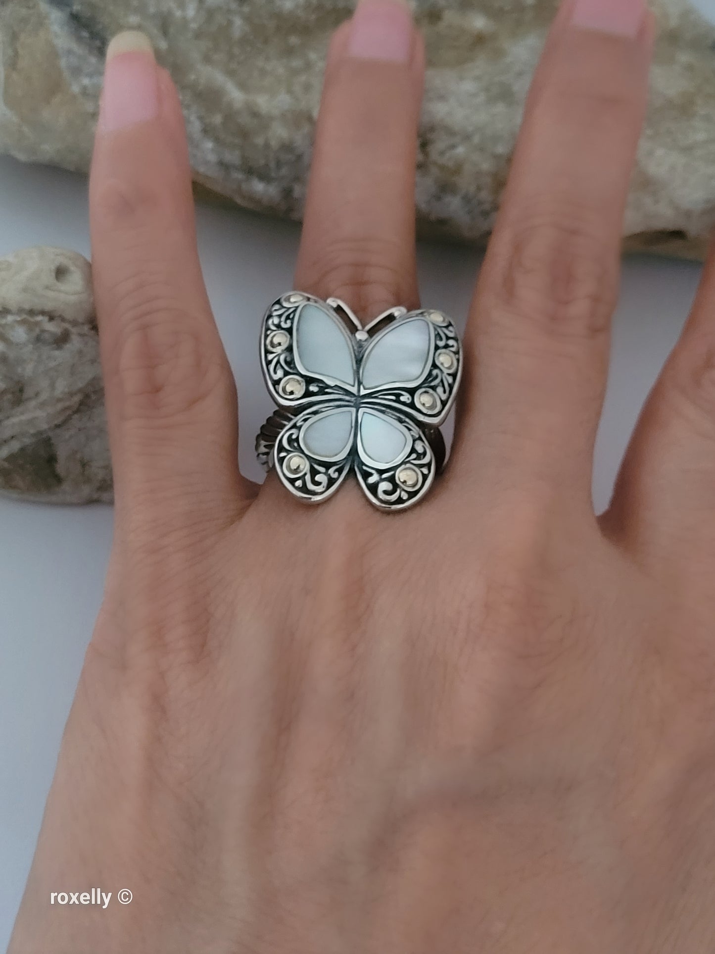 925 Sterling Silver and 18K Yellow Gold Butterfly-Shaped Mother of Pearls Ring Size 9
