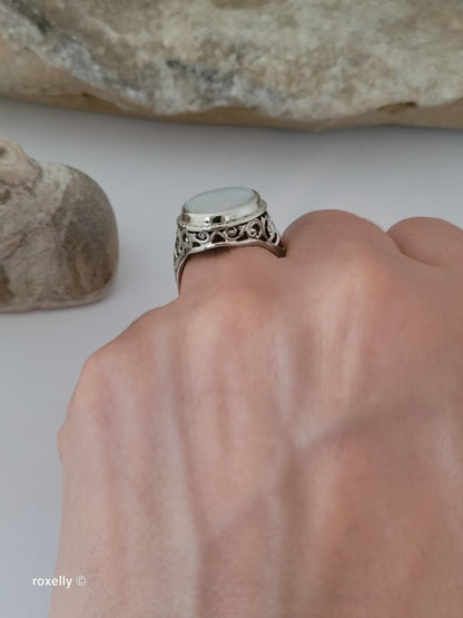 Vintage 14K White Gold Opal Art-Deco Ring Size 7.25 - Solid Gold