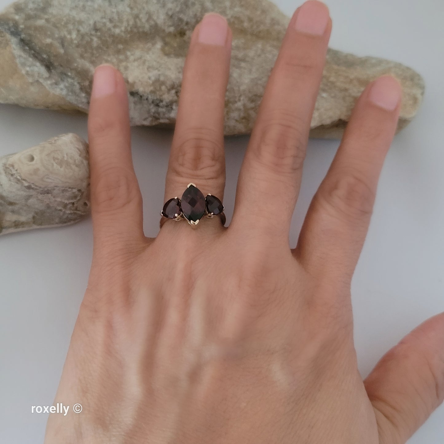10K Yellow Gold Garnet Gemstone Ring Size 7 - Solid Gold!