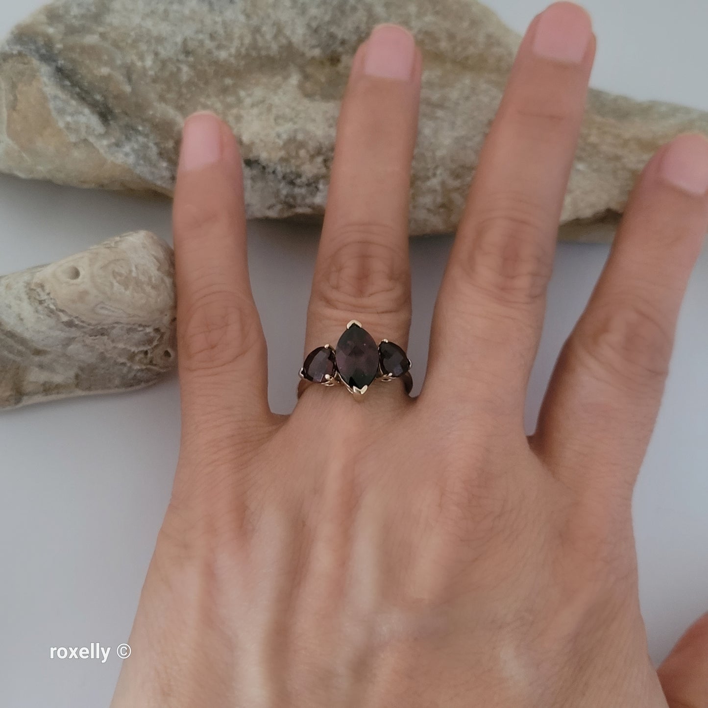 10K Yellow Gold Garnet Gemstone Ring Size 7 - Solid Gold!