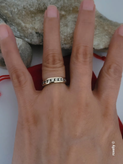 14K Yellow Gold Genuine Diamonds Band Ring Size 5.5 - Solid Gold