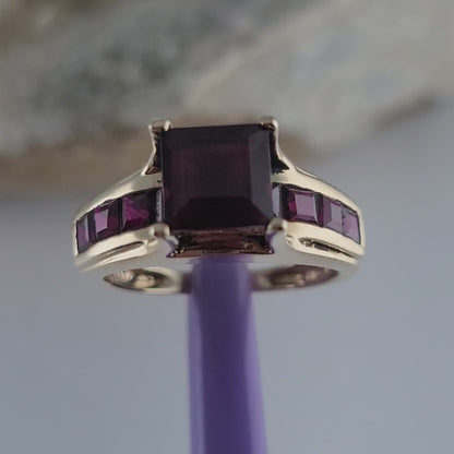 10k Yellow Gold Garnet Gemstones Ring Size 7, Solid Gold