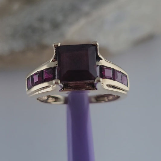 10k Yellow Gold Garnet Gemstones Ring Size 7, Solid Gold