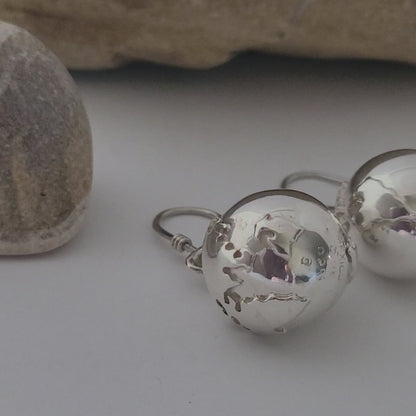 ❤️925 Vintage Sterling Silver World Globe Ringing Design Earrings!