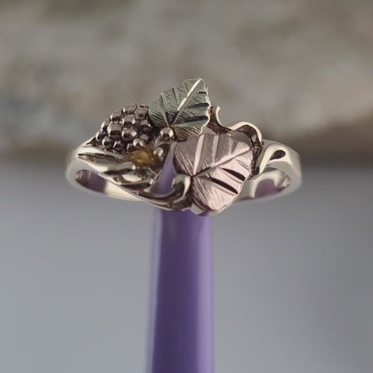 10K Yellow Gold Citrine and Leaves Black Hills Ring Size 6.75 - Solid Gold