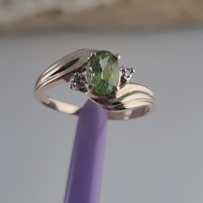 14K Yellow Gold Green Tourmaline and Genuine Diamond Ring Size 5.75 - Solid Gold