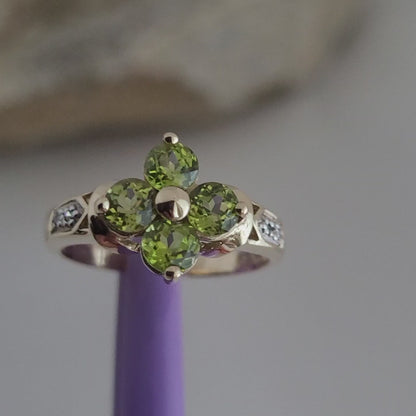 ❤️10k Size 6.5 Precious Solid Yellow Gold Peridot and Diamond Ring!