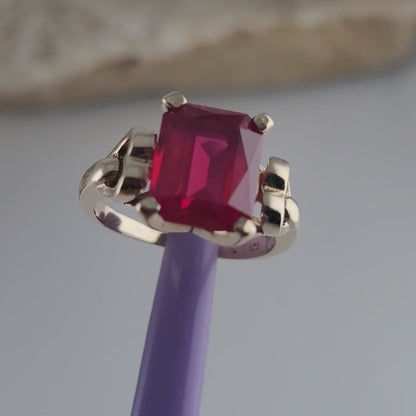 10K Yellow Gold Ruby Gemstone Ring Size 4.25 - Solid Gold!