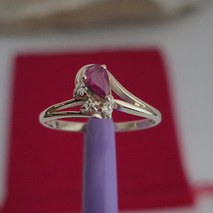 14k Size 6.5 Lovely Solid Yellow Gold Ruby Gemstone and Genuine Diamond Ring!