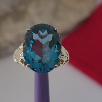 ❤️10k Size 7 Gorgeous Solid Yellow Gold Blue Topaz Ring!
