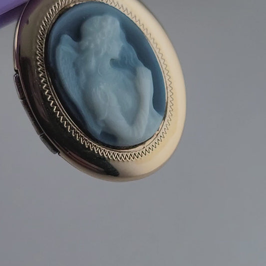 14K Yellow Gold Blue Agate Guardian Angel Cameo Photo Locket Pendant – Incredible Condition