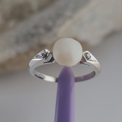 14K White Gold Fresh-Water Pearl and Genuine Diamonds Ring Size 5.5 - Solid Gold