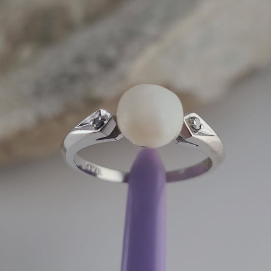 14K White Gold Fresh-Water Pearl and Genuine Diamonds Ring Size 5.5 - Solid Gold