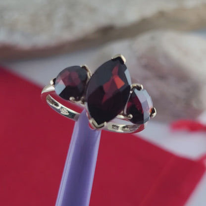 10K Yellow Gold Garnet Gemstone Ring Size 7 - Solid Gold!