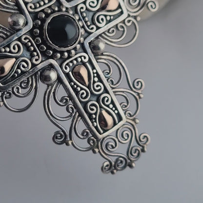 Vintage 925 Sterling Silver and 18K Yellow Gold Black Onyx Filigree Cross Pendant
