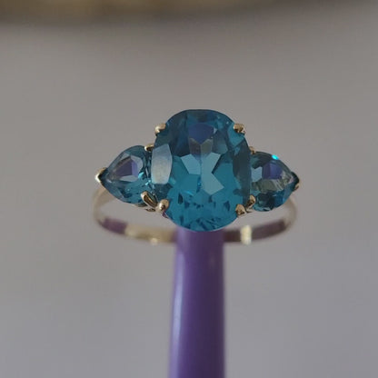 14k Yellow Gold Blue Topaz Ring Size 8 Solid Gold!