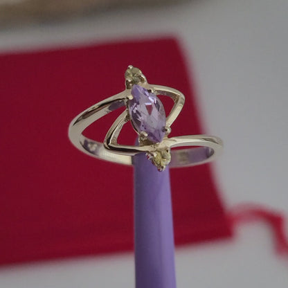 10k Size 8 Lovely Solid Yellow Gold Amethyst and Peridot Ring!