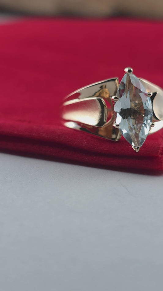 14K Yellow Gold Aquamarine Gemstone Ring Size 6.5, Solid Gold!