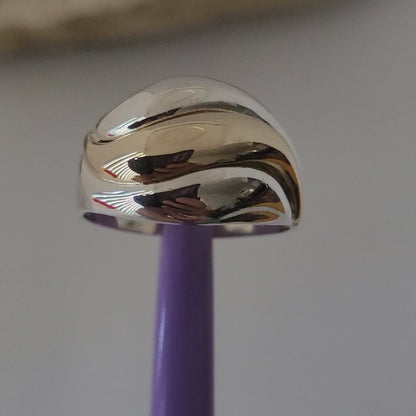 ❤️Size 7.5 Gorgeous 925 Sterling Silver and 14k Solid Yellow Gold Dome Design Ring!